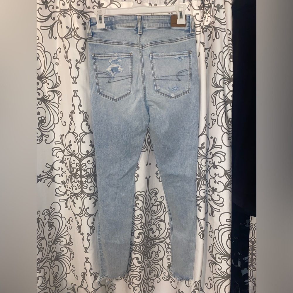 American Eagle distressed Next level stretch super high rise jeggings - Picture 3 of 3